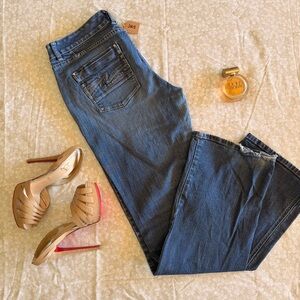 White House Black Market Women's Blue Straight Leg Jeans